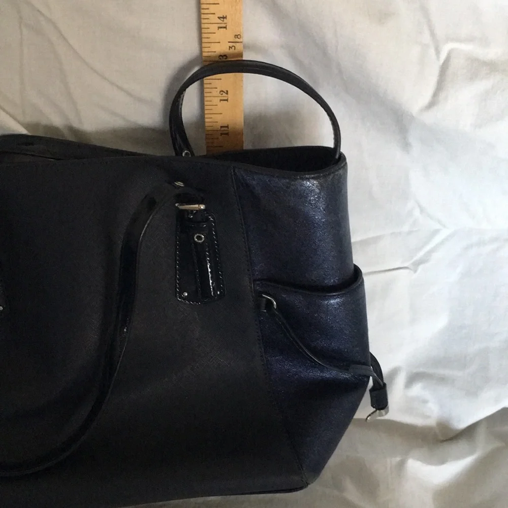 Michael Kors large Navy/black tote - Picture 3 of 7